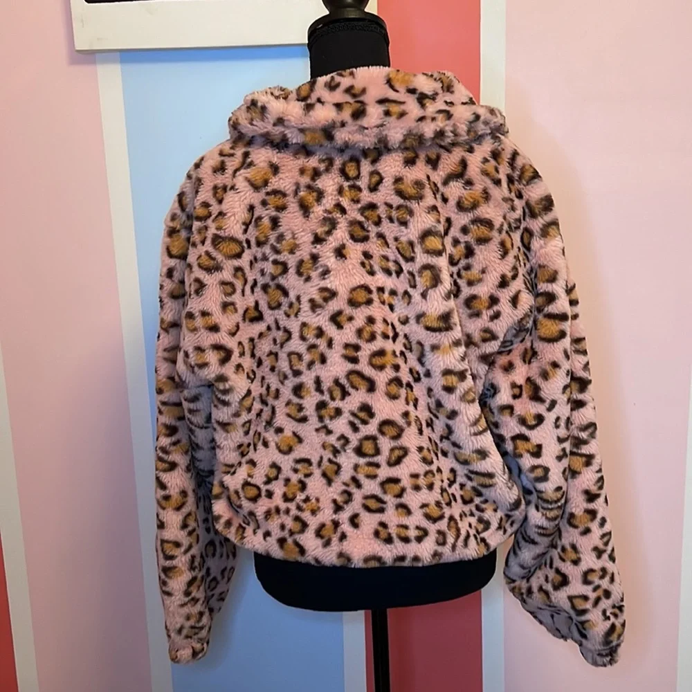 Pink leopard furry jacket - Picture 3 of 4